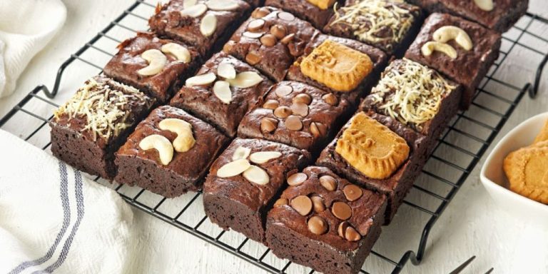 Mencapai Kesempurnaan Cokelat Resep Fudgy Brownies Panggang Dengan Permukaan Shiny Crust Yang Lumer Dan Mengkilap