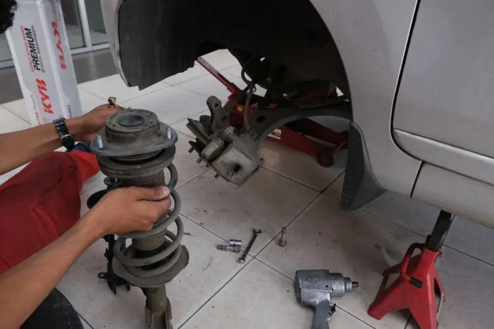 Tanda Tanda Shockbreaker Mobil Sudah Mati Jangan Abaikan Demi Keamanan Dan Kenyamanan Berkendara Anda